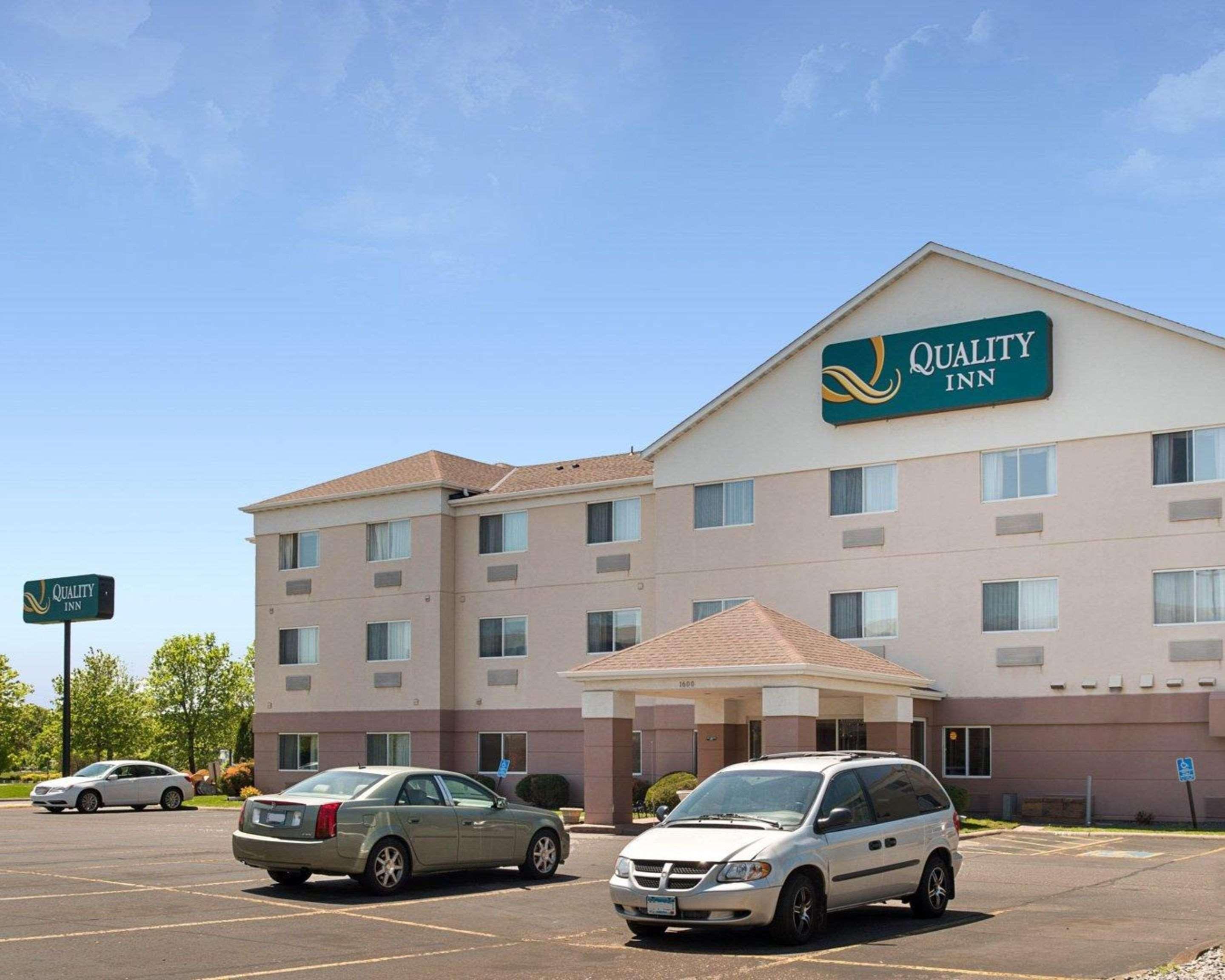 Quality Inn Brooklyn Center Exteriör bild