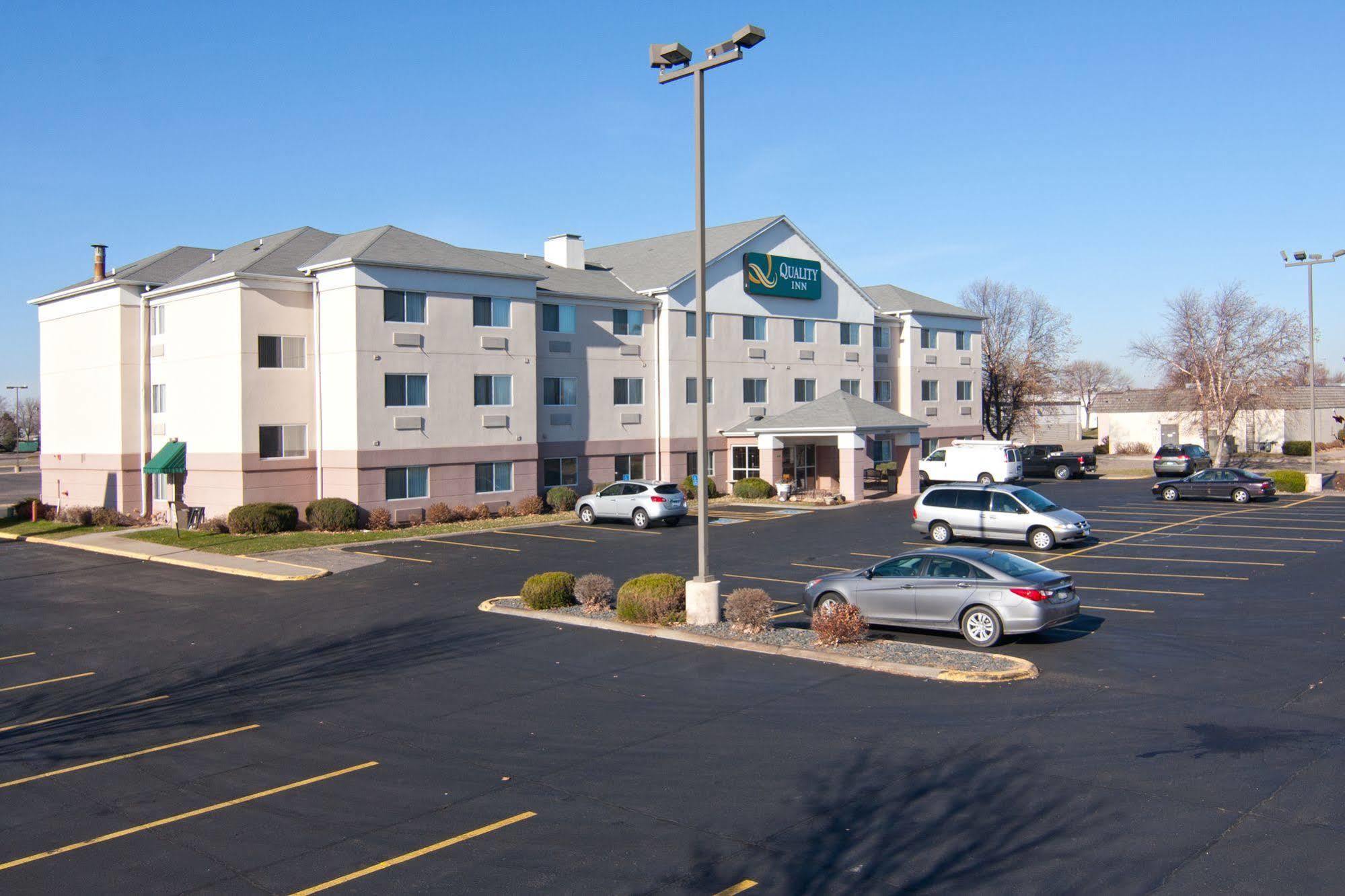 Quality Inn Brooklyn Center Exteriör bild